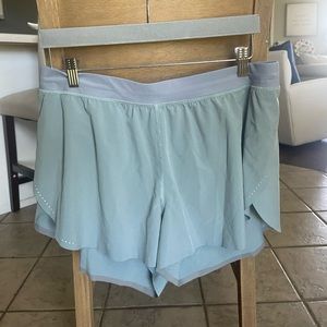 SIZE 12 FIND YOUR PACE LULULEMON SHORTS